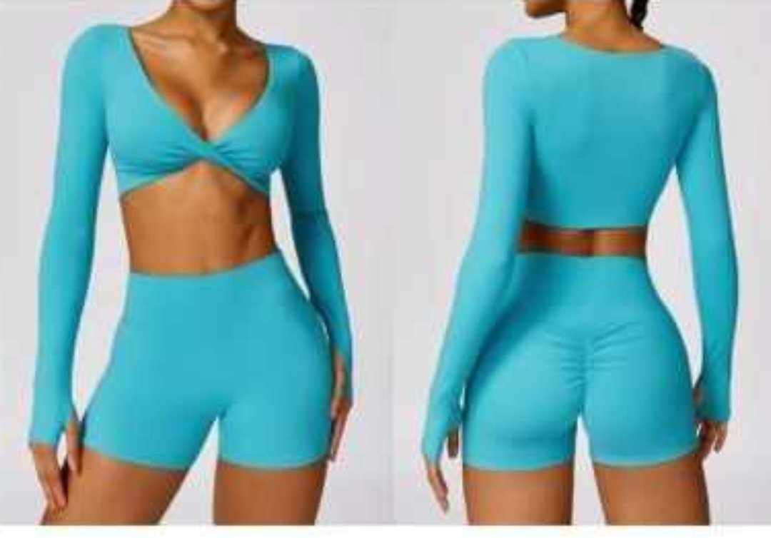 Long Sleeve Twist Crop Top